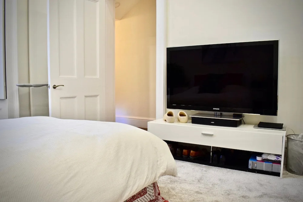3 Bedroom Apartment in Kensington