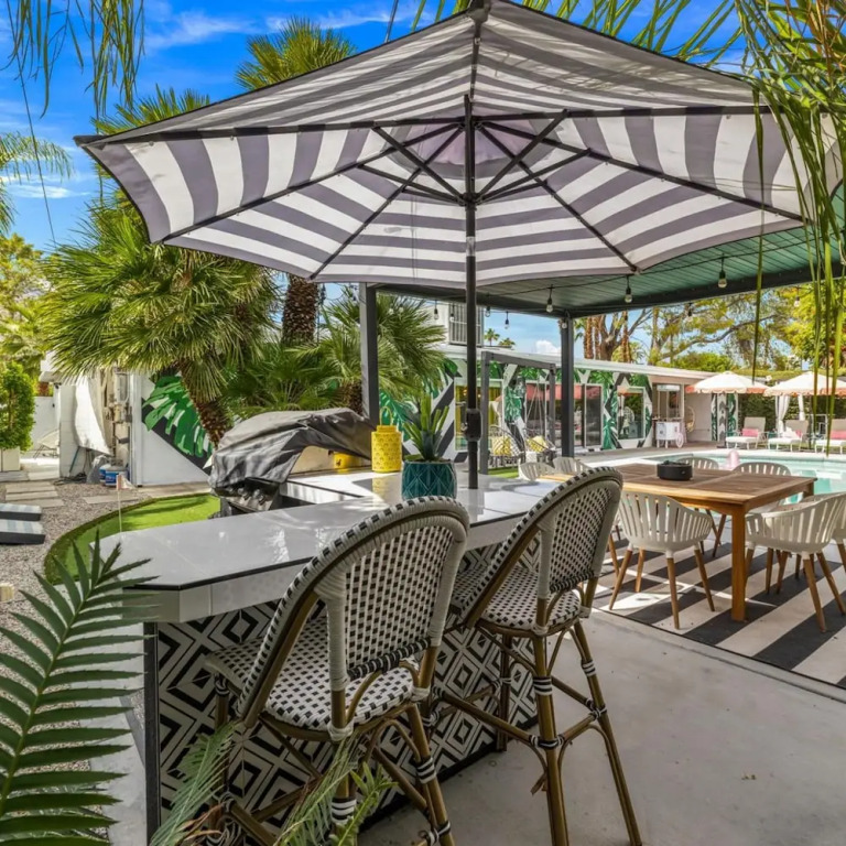 The Beverly - Pool Spa Fire Pits Putting Green