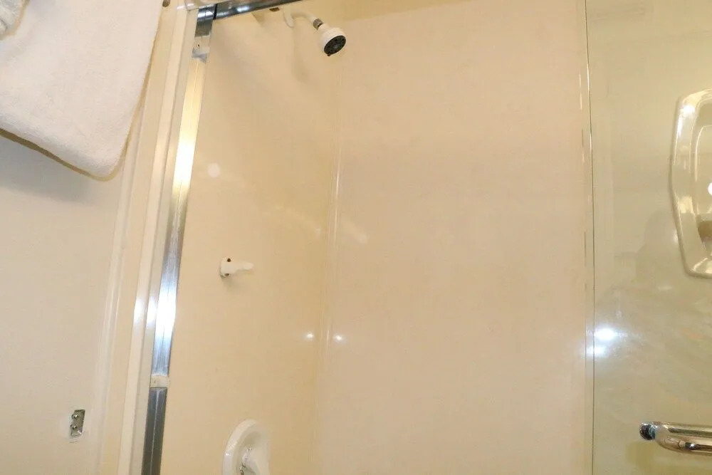 Jamaica Royale 802 - 2 Br Condo