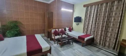 Hotel Shri Hari by OYO Rooms