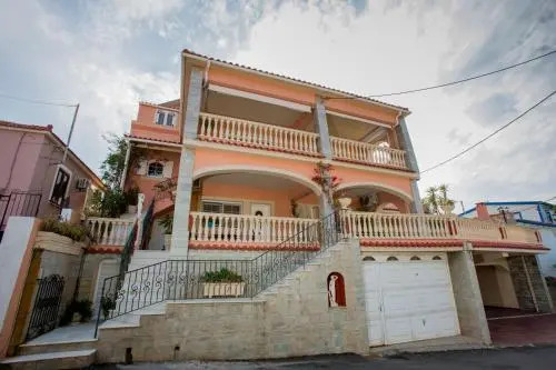 Ira Apartments