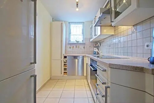 Private Apartment Relax Lincoln (4532)