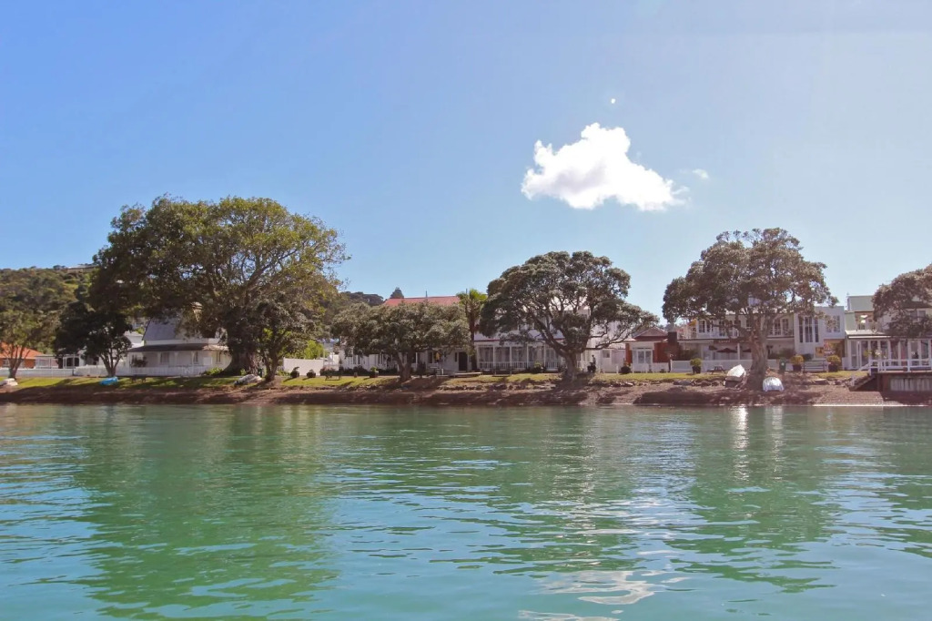 Commodores Lodge