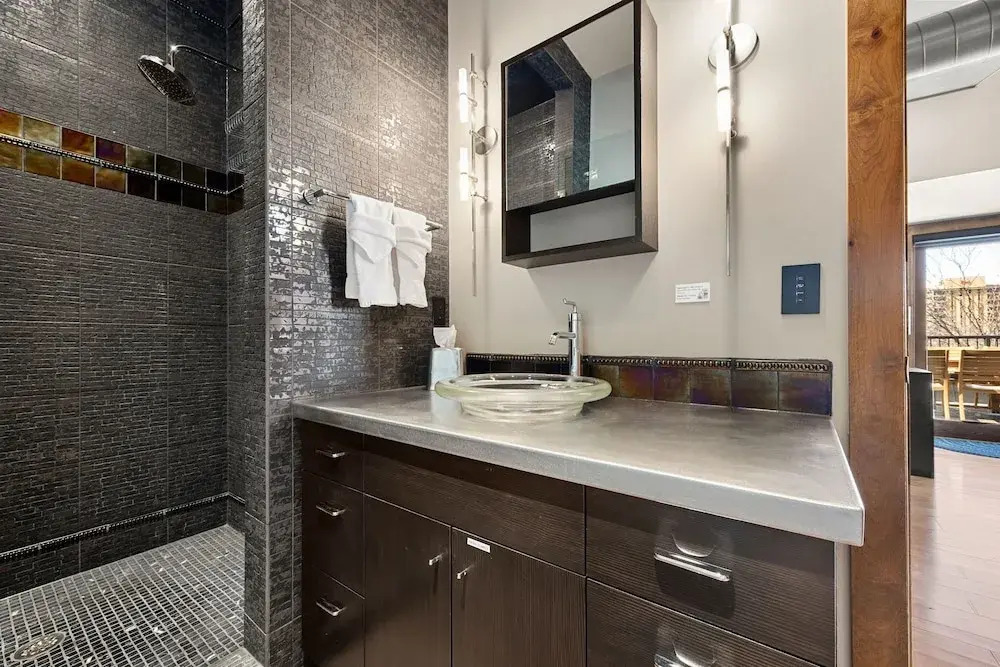 Penthouse With Mountain Views in Heart of Old Town