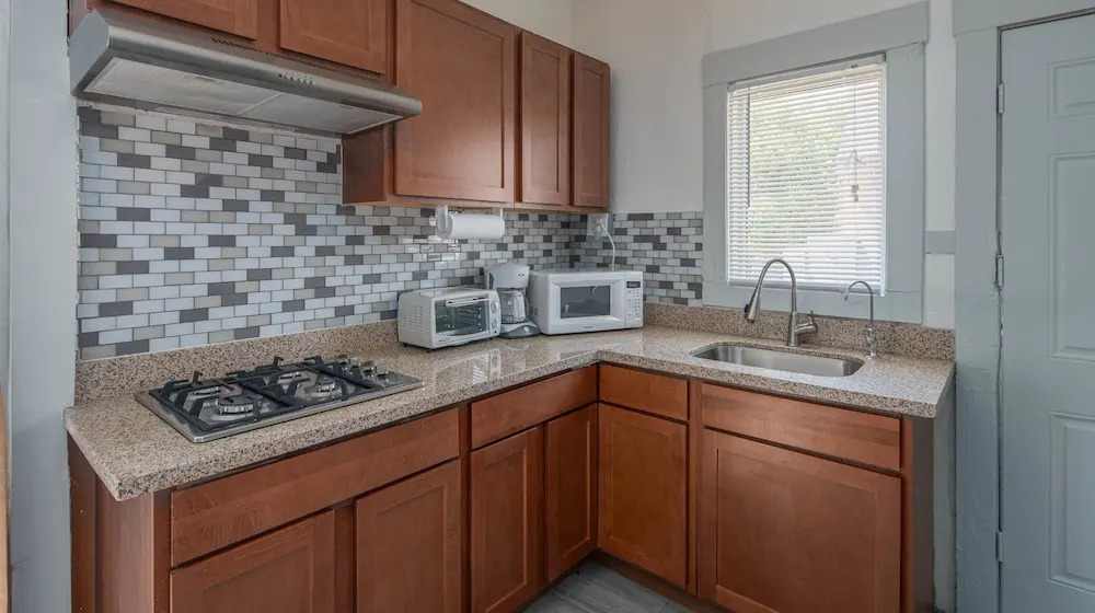 Cozy 2BR Home near Roosevelt Row by WanderJaunt