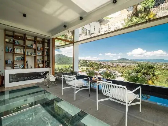 Tengchong Yishan Banshe Hot Spring Landscape Inn
