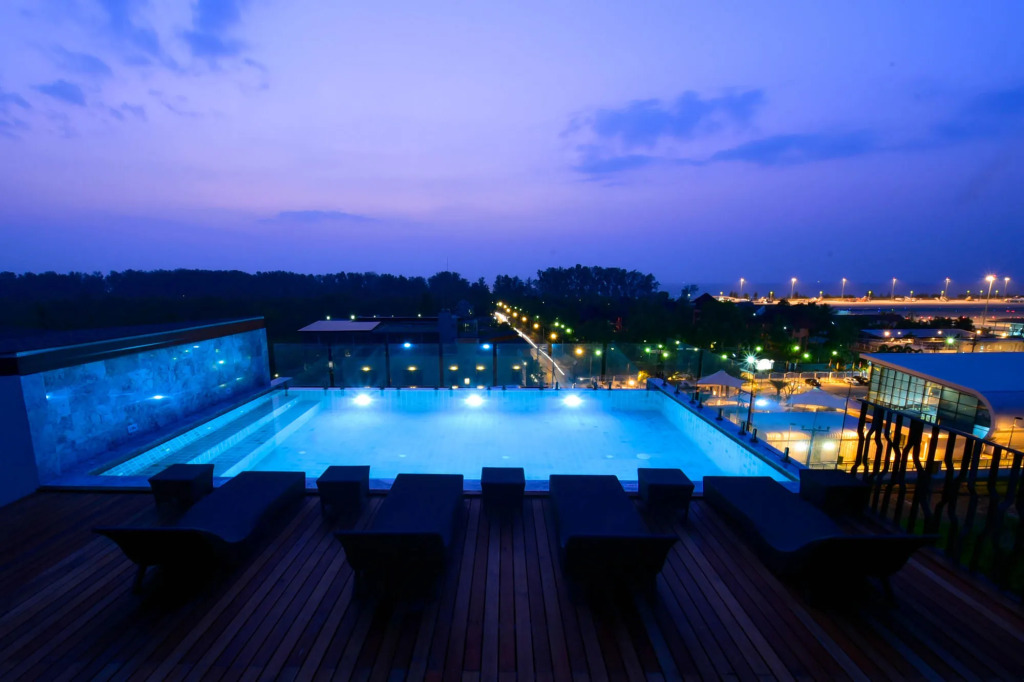 The Sixteenth Naiyang Beach Hotel- Free Schedule Airport Shuttle