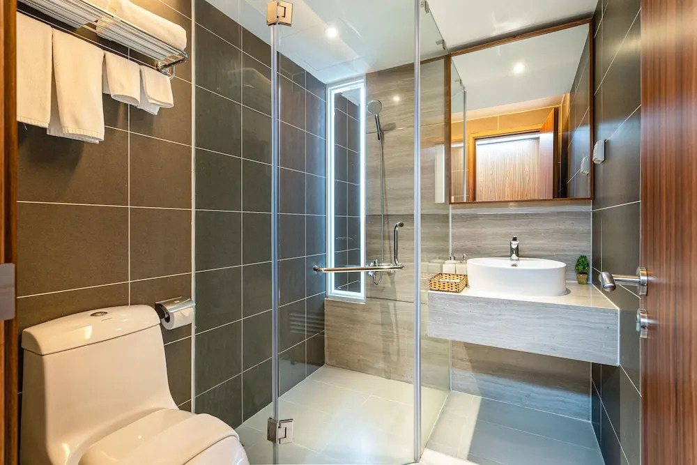 Aviva Saigon Pearl