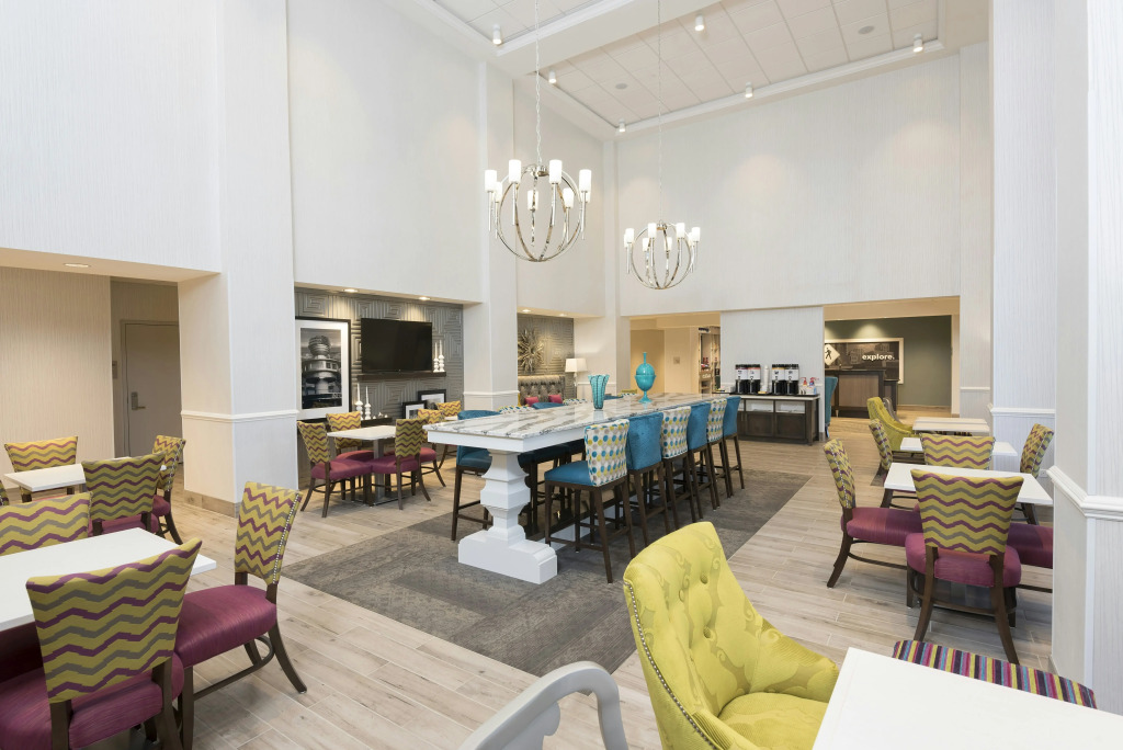 Hampton Inn & Suites by Hilton Chicago Schaumburg IL