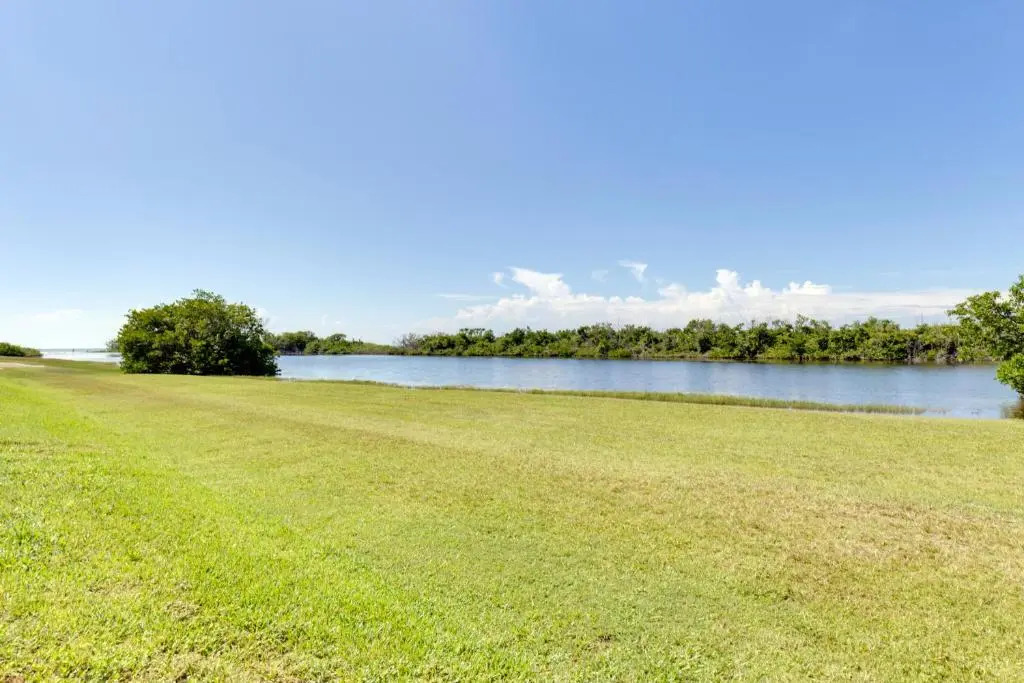Sand Caper 103, Sleeps 4, Gulf Front, 2 Bedrooms, Elevator, Heated Pool