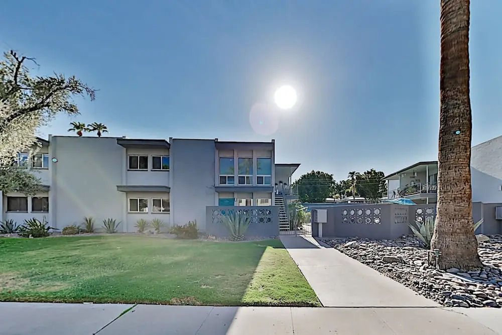 4916n73r 2 Bedroom Townhouse