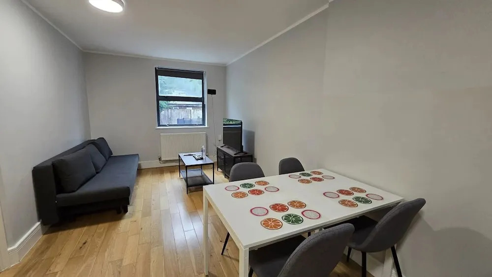 Westciti Chatsworth Road Apartments