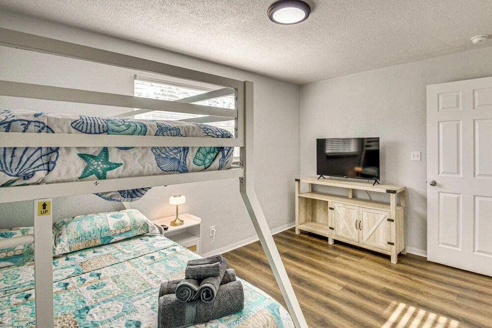 5 Mi to Ocean! Family-friendly Daytona Beach Home