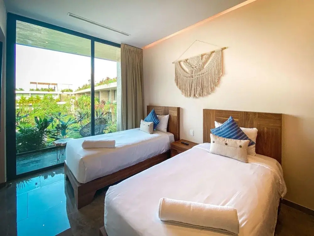 The True Meaning of Luxury and Convenience 3 BR Penthouse With Private Pool Rooftop Amazing Views BBQ Area