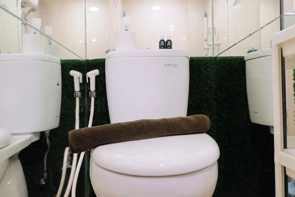 Spacious and Unique Studio with City View Apartment at Parahyangan Residence By Travelio