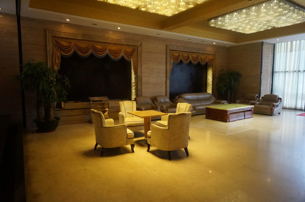 Zenith International Hotel