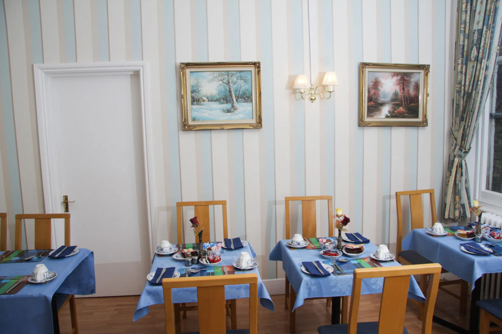 Dawson House Hotel - Guest House