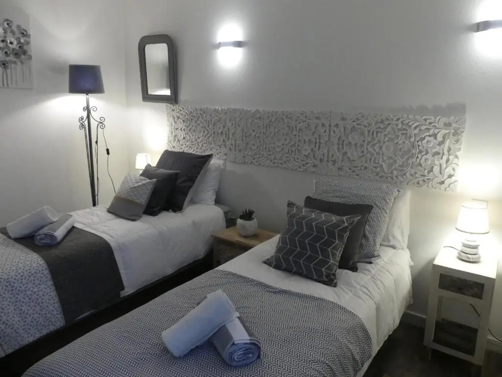 Toki Eder chez Marisol, piscine chauffée, décoration soignée et océan à 15 minutes entre Bayonne et Hossegor