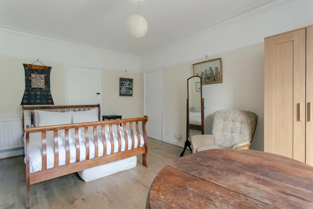 2 Bedroom Flat in North West London with Wifi