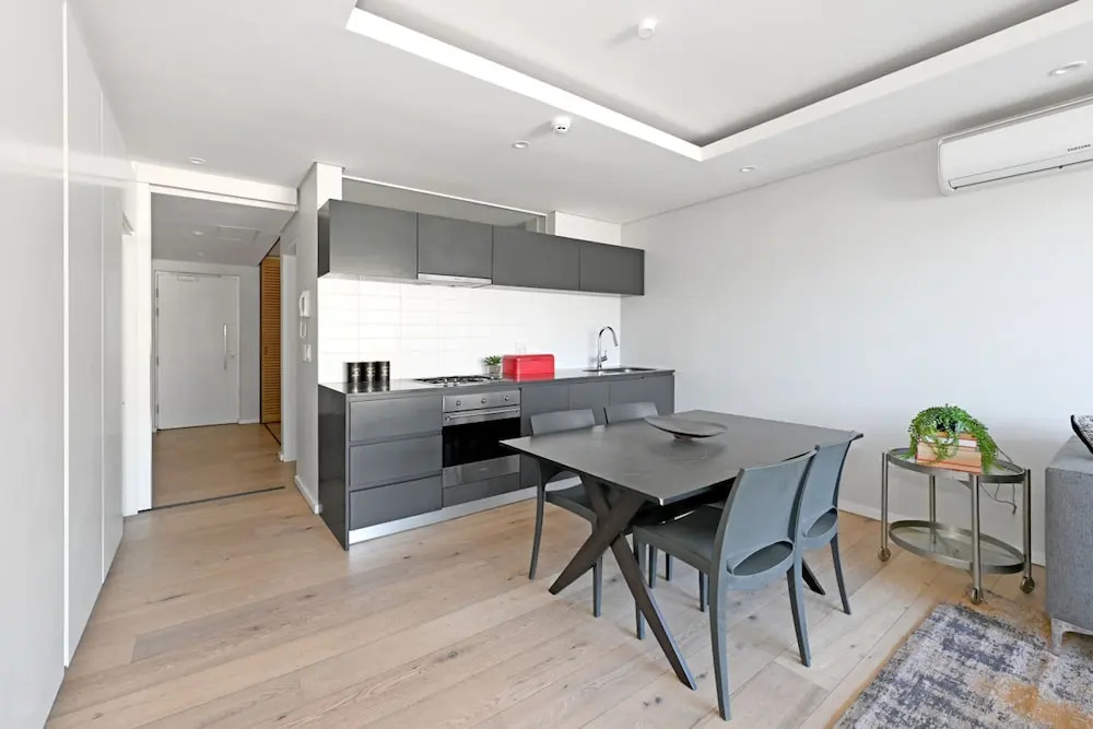 One Bedroom Green Point Spacious
