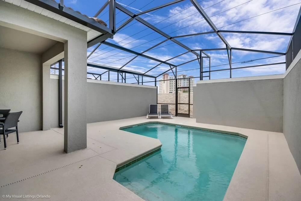 Cool & Modern 4 Ved Storey Lake Pool Home 4911wind
