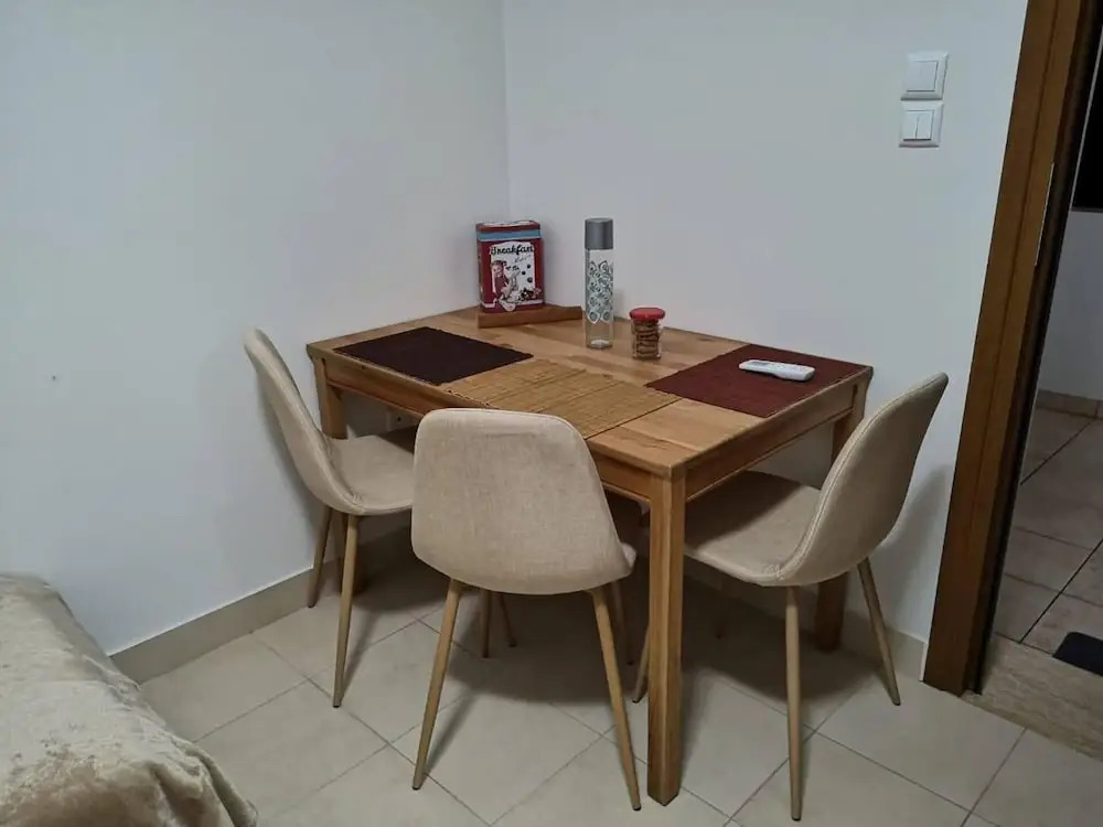 Apartment - Sleeps 5 - Parking - Private Terrace