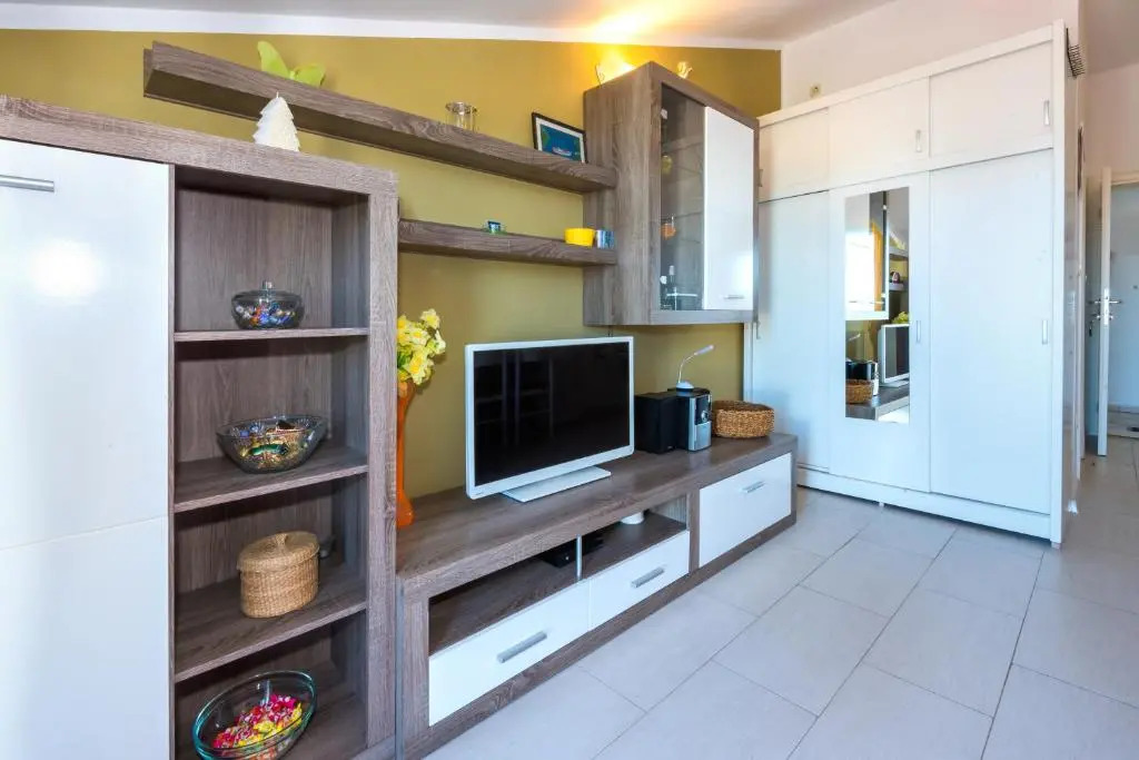 Apartment Yellow Story