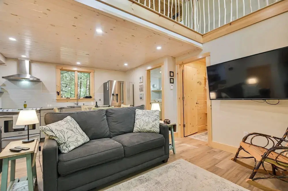 Tree House w/ Hot Tub: Near Sunday River Resort!