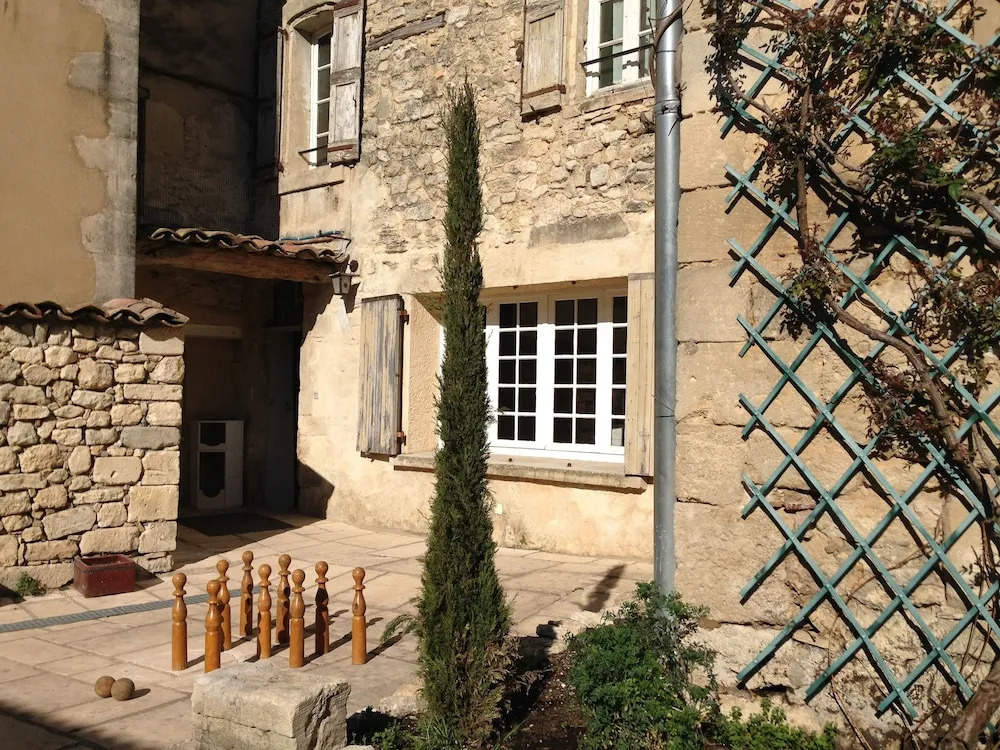 La Belle Cour