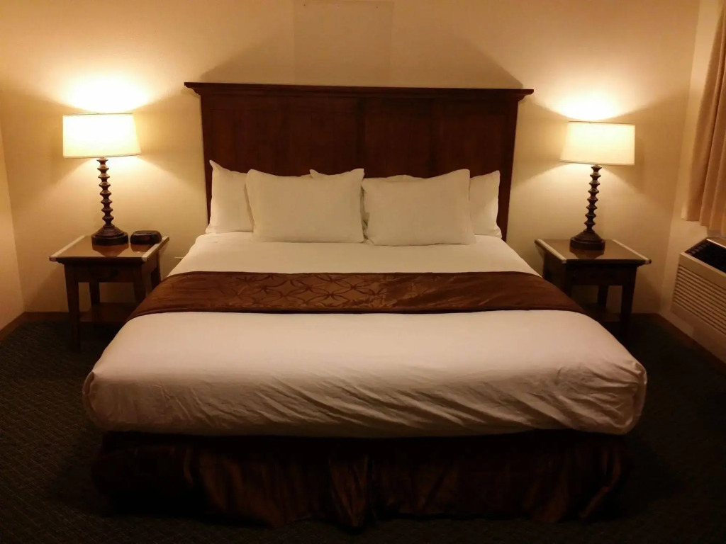 The Royal Victorian Motel