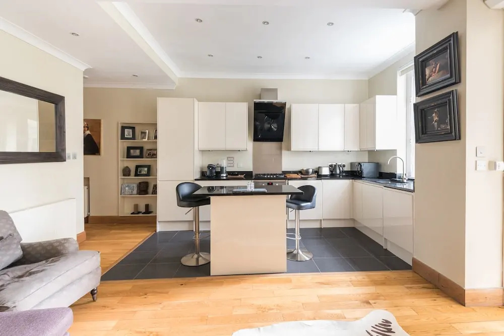 Designer Chelsea Family Home with Garden
