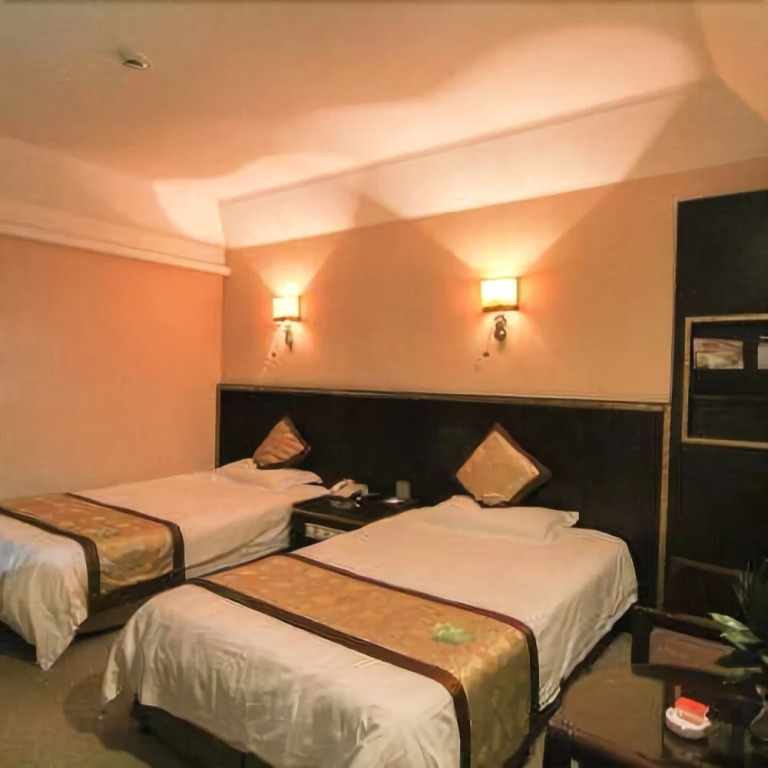 Jiangdu Paramount Hotel
