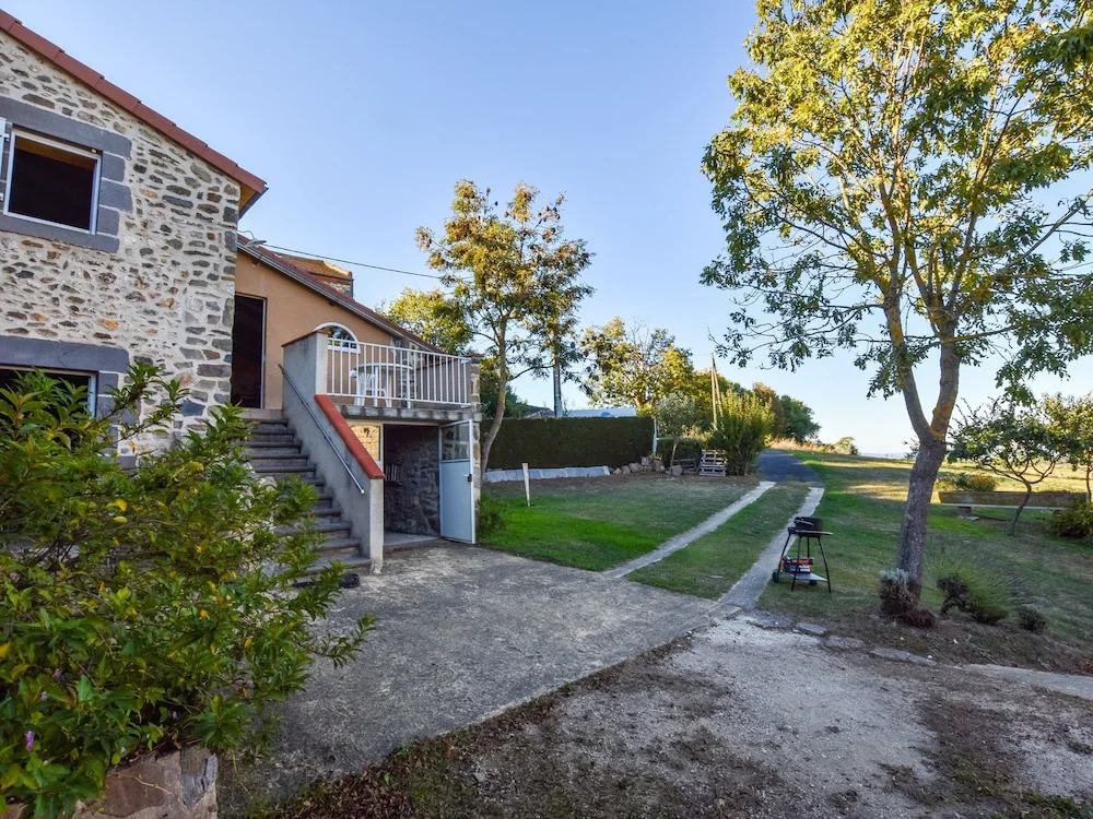 Holiday Home Saint-Beauzire near Pauillac Castle