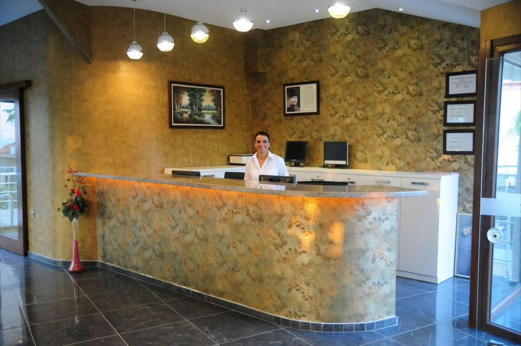 Han Deluxe Hotel