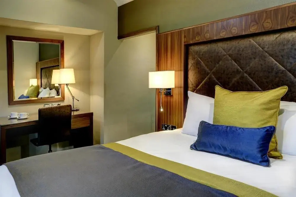 Best Western Frensham Pond Hotel