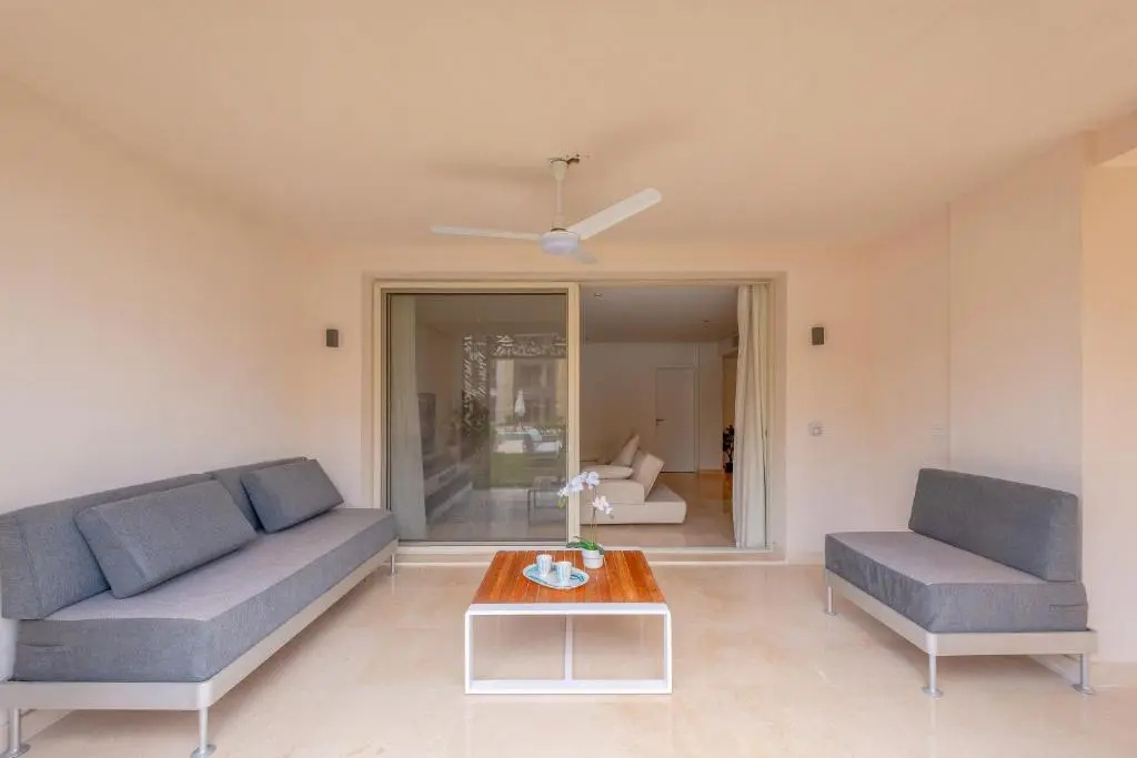 Seaview 3 BR with Beach & Pool access BBQ in Mangroovy