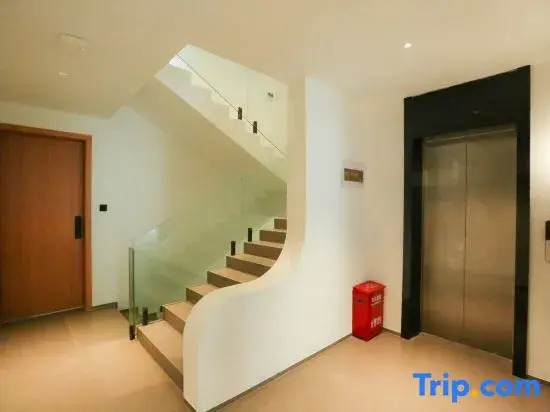 Xiamen Lushang Banhai Villa Hotel (Island Ring Blvd Huangcuo Beach)