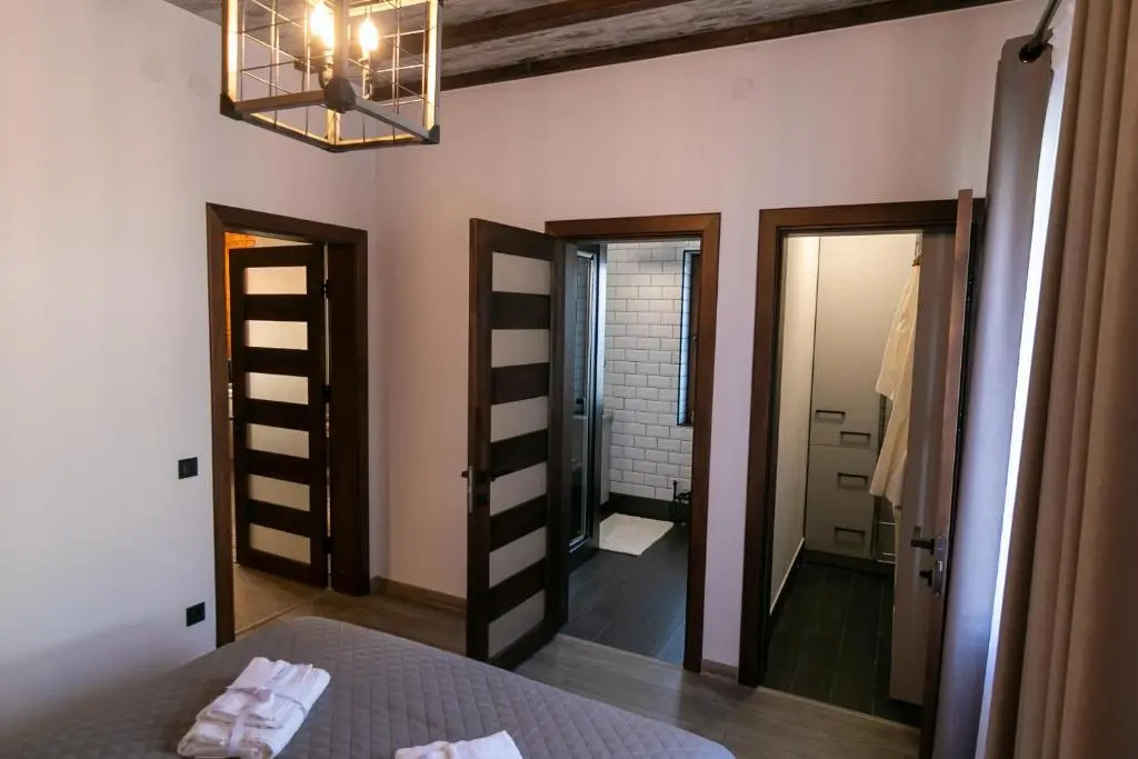 Morshyn Avenue Apartment