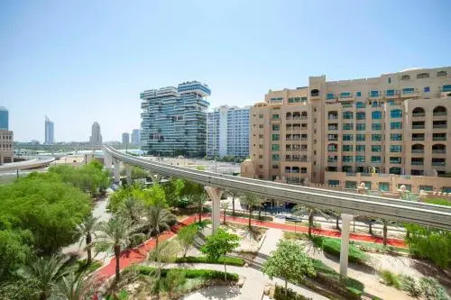 2BR ON PALM JUMEIRAH SHORELINE 20 - With Beach Access & a Complimentary Golf