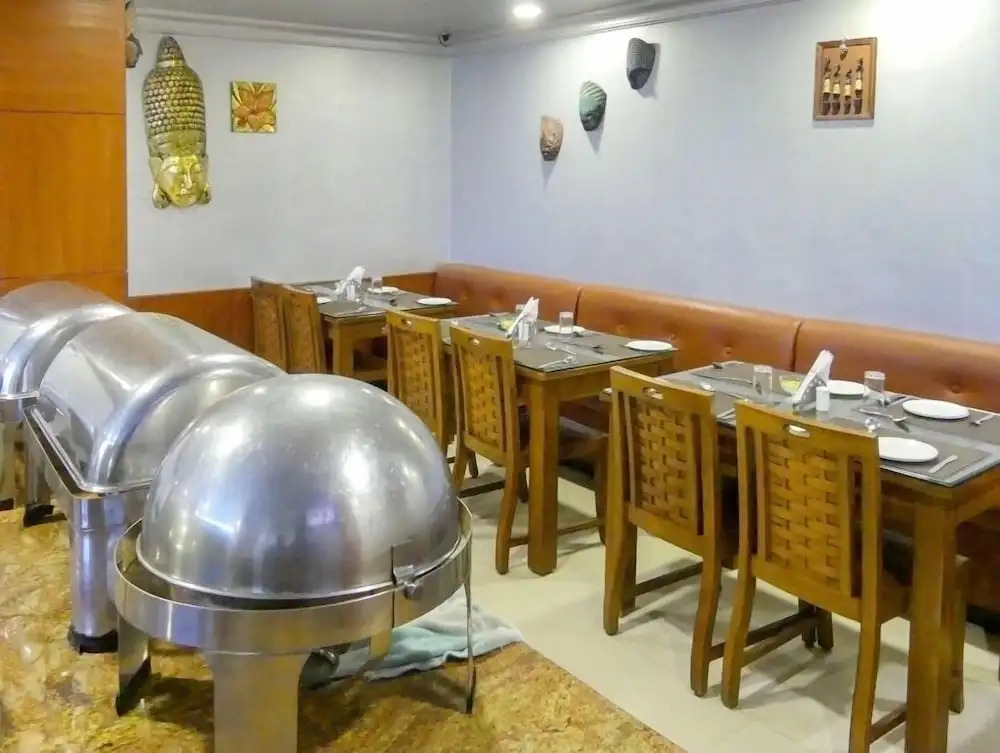 Meenakshi's Sunshine Hotel