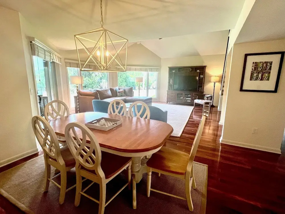 Three Bedroom By Beach and Club Free Amenity Card 1827