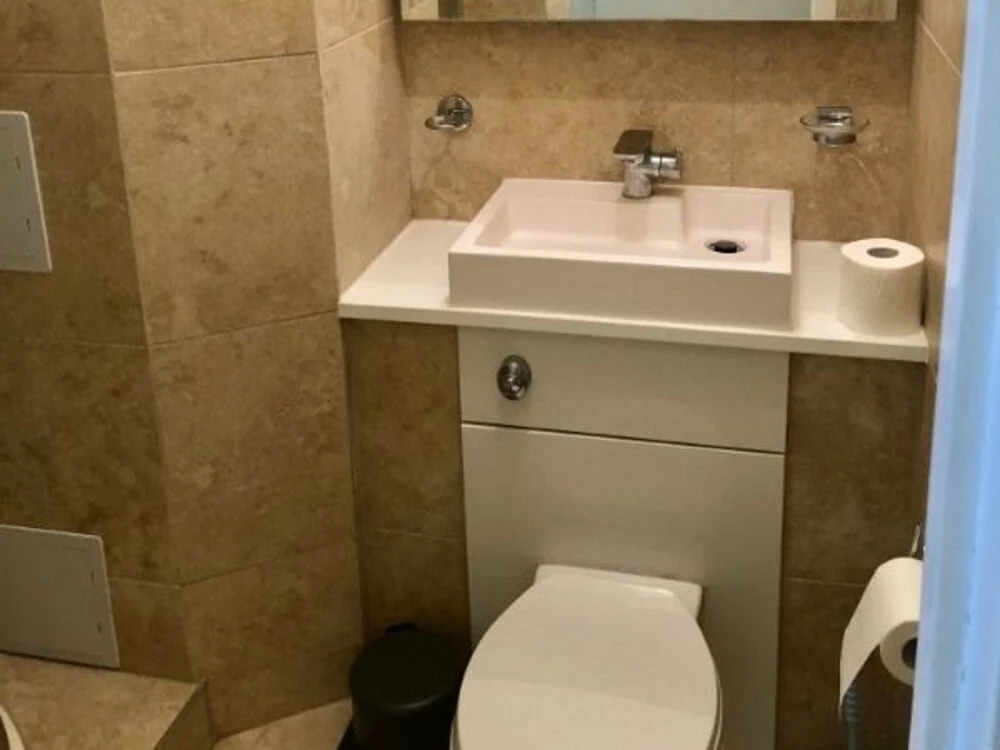 Central 2 Bed Apt Next To Victoria Station