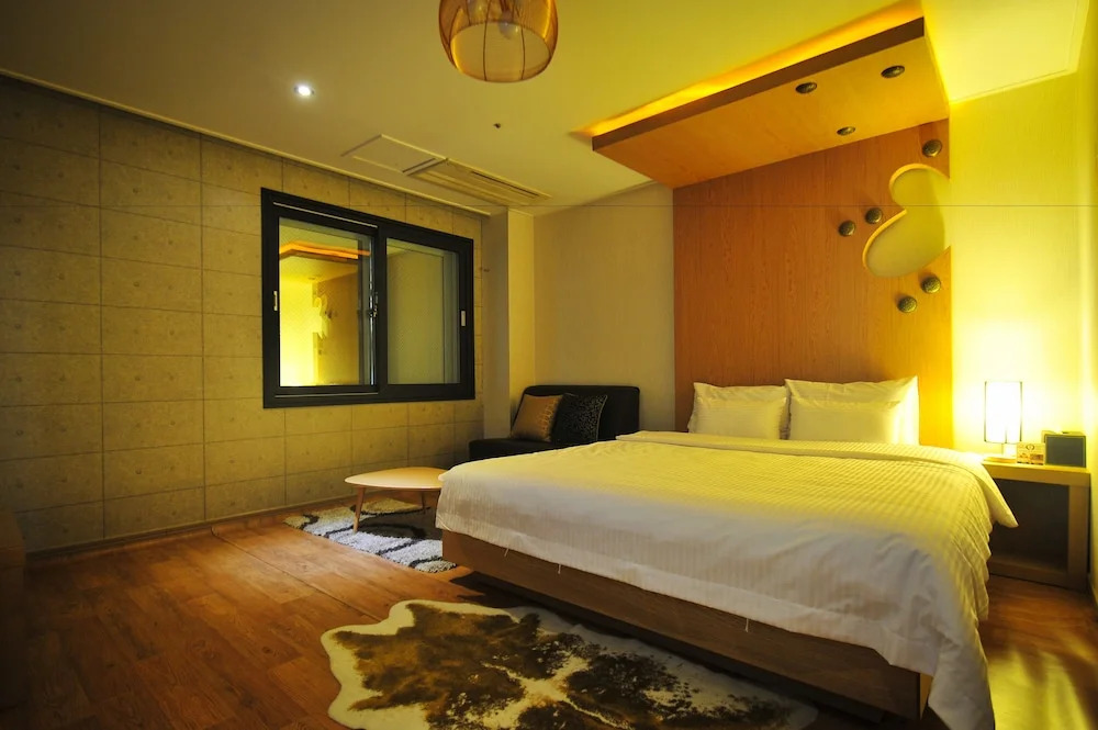 Gimhae Business Hotel K