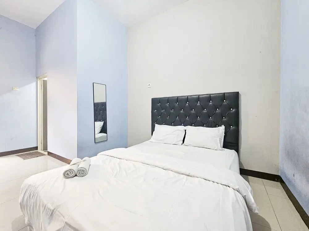 Homestay Sido Joyo near Sunrise Mall Mitra RedDoorz