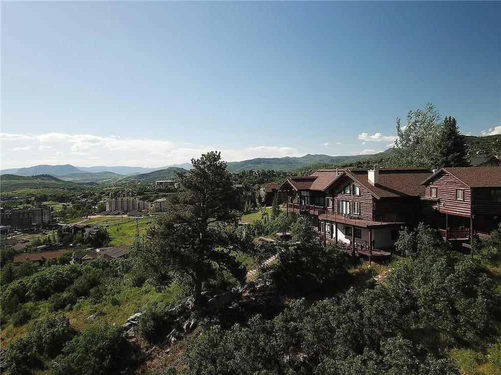 Ponderosa Lodge