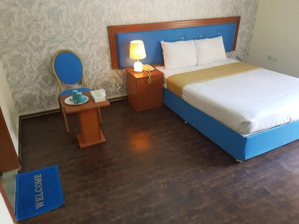 New Avon Hotel