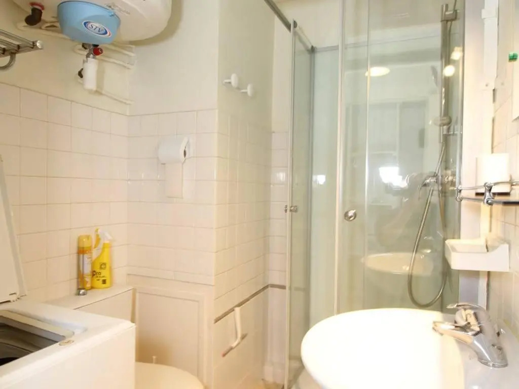 Appartement Balaruc-les-Bains, 1 pièce, 2 personnes - FR-1-553-99