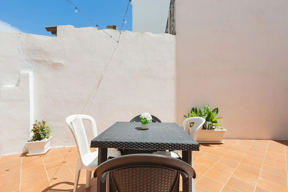 2380 Casa Crispi