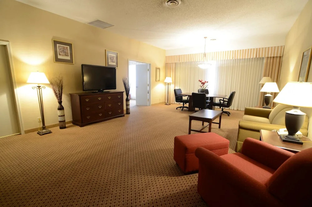 Holiday Inn Park Plaza