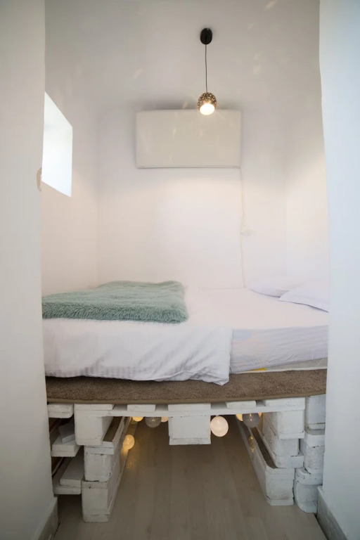 Mathe Apartments 4